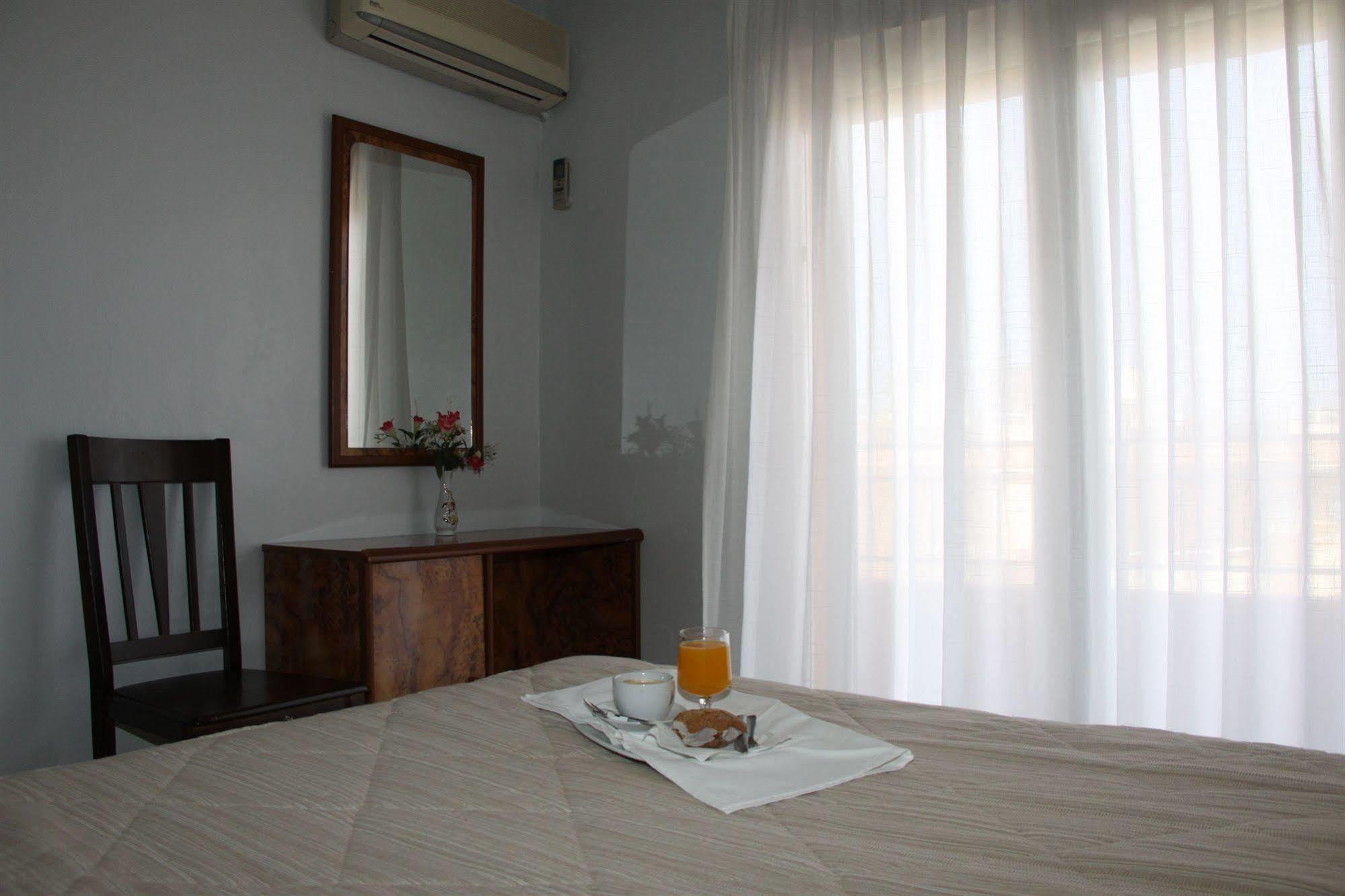 Hotel Trabuco Santiago De La Ribera Esterno foto